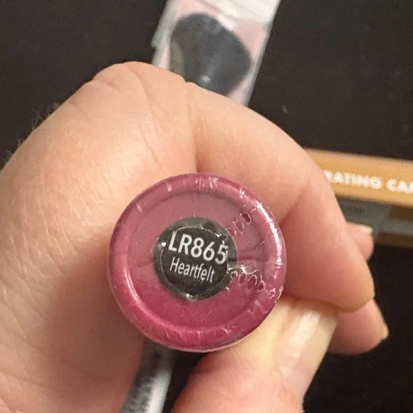 COVERGIRL Clean Color Eyeshadow Palette - Peach and Nude - Picture 5 of 9